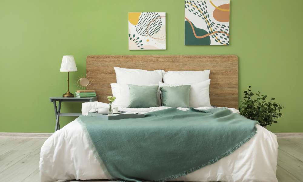 How to decorate a bedroom wall