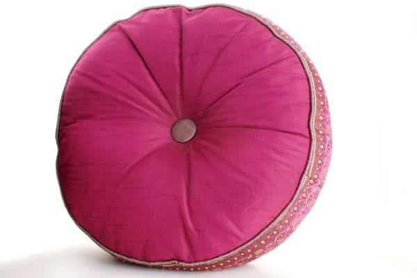Seasonal Pillow Arrangement Ideas